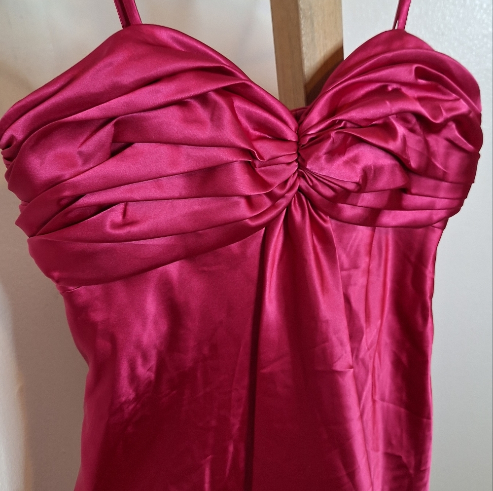 Anny Lee Fuschia Satin Dress - Picture 4 of 6